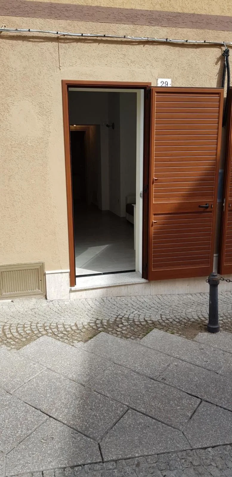 Bilocale Conti — Ingresso indipendente dell'appartamento